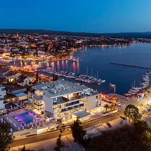 Hotel Luxury Riva *****